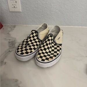 Vans Women’s checkered Slip-On Shoes 7.5